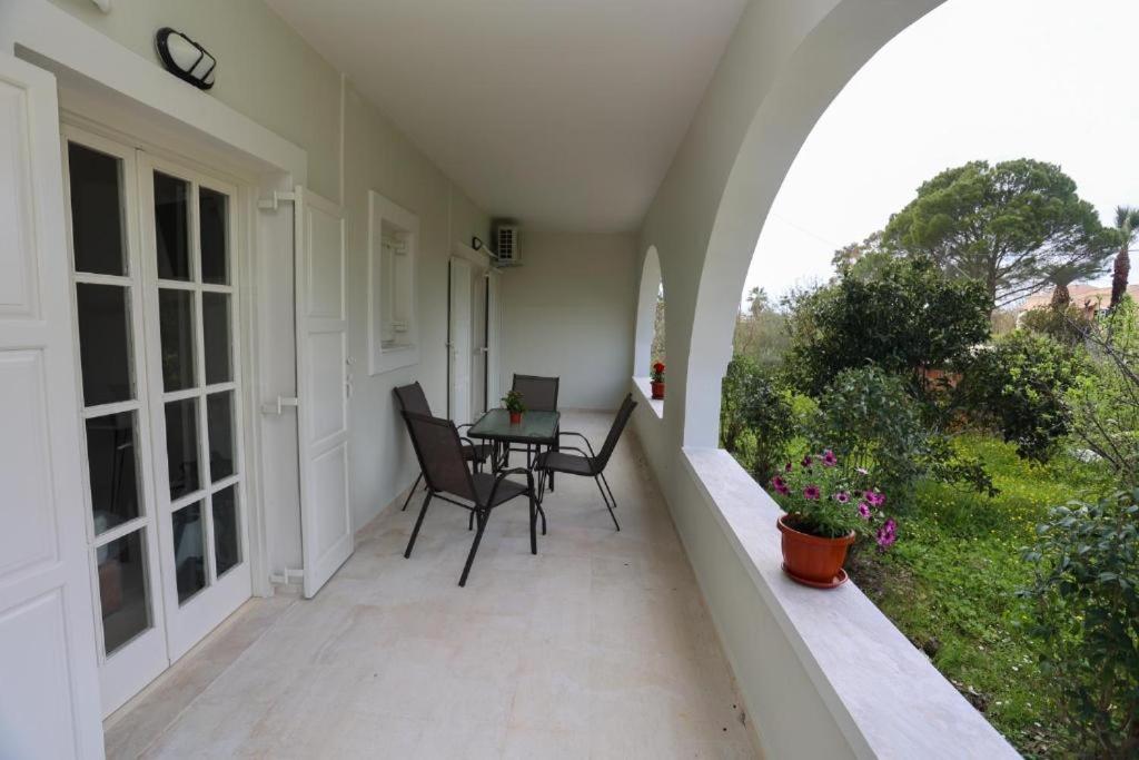 Kouros Apartments Litheres Ngoại thất bức ảnh
